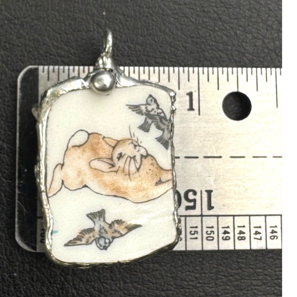 SOLD! Reversible Peter Rabbit Wedgwood Broken China Pendant With Silver Artisan - Picture 5 of 14